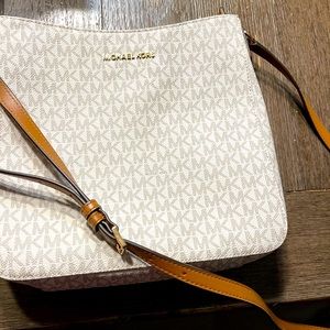 Michael Kors Messenger Crossbody bag